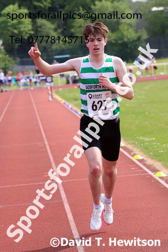 Mens Under-20s 5000 metres, 2024 North Eastern Track and Field Champs., Middlesbrough.  Photo: David T. Hewitson/Sports for All Pics